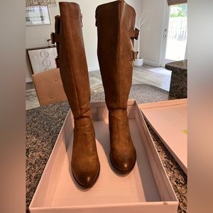 Boots super cute! Two Lips Style Season. size 7.5 Wide Color Taupe 3” heel